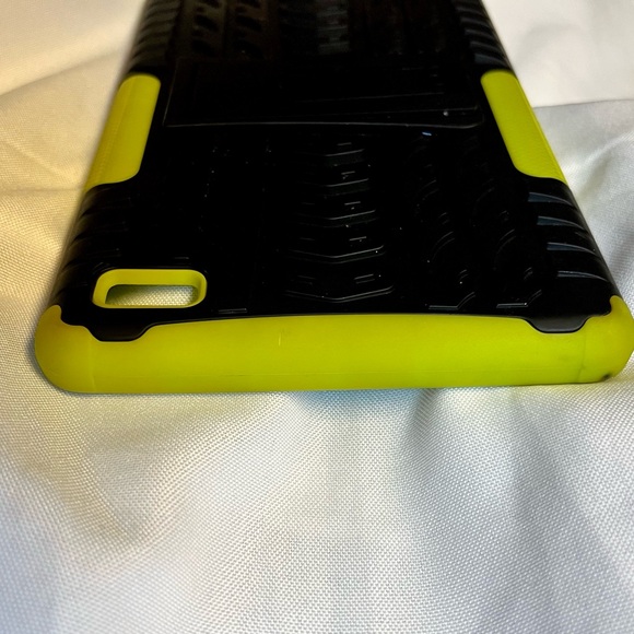 Black and Green Rugged Tablet Case - Picture 6 of 12